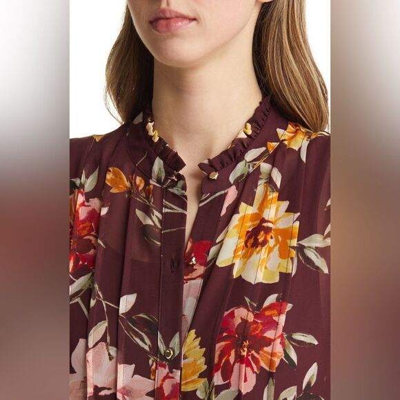 Floral Pleated Long Sleeve Dress
Julia Jordan - Picture 4 of 8